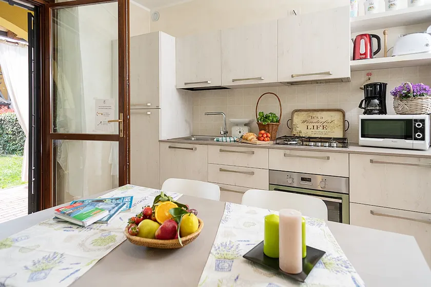 Regarda - appartement L'Archetto with private garden, WiFi, pool - Image 1