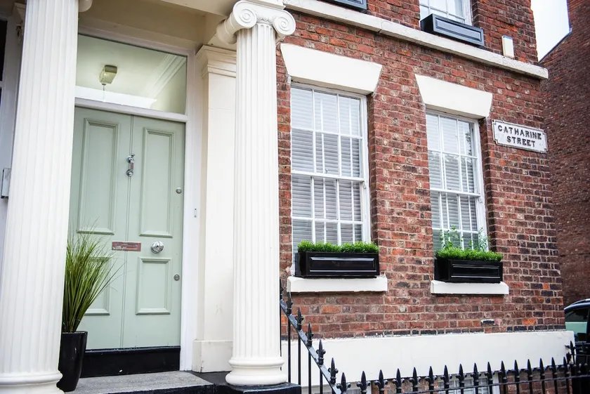 Sleeps 30 £100 pppn Extra guests pro-rata - Image 1