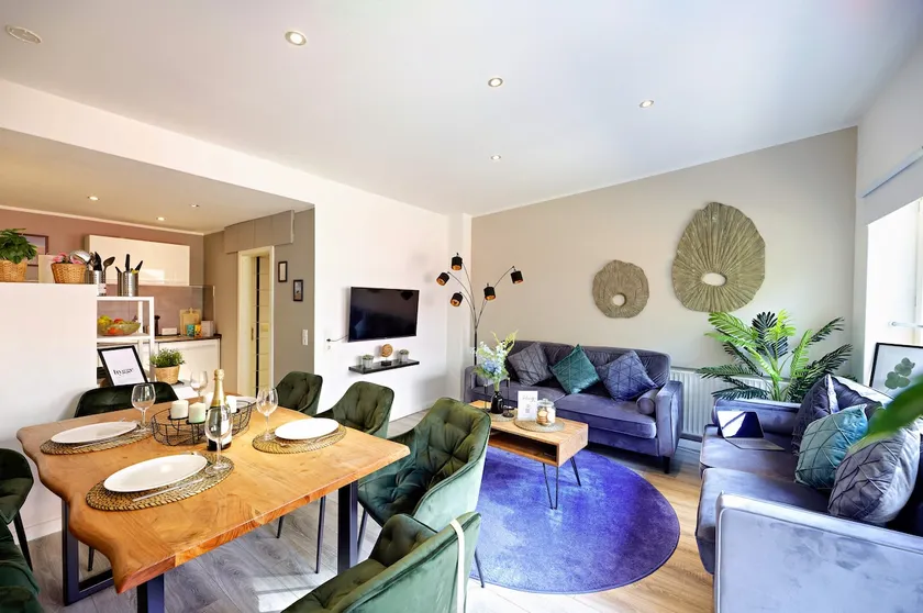 100 m² apartment for 12 people – Schanze & Kiez - Image 1