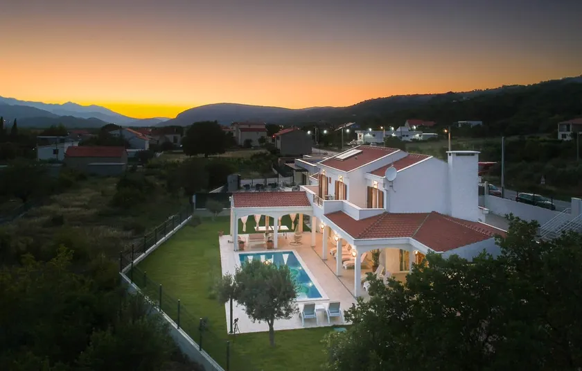 Villa Olivia - Peaceful Family Paradise Near Beach - Image 1