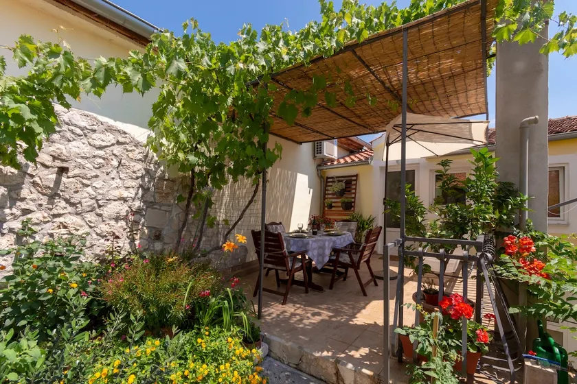 Mediterranean terrace apartment with Bikes & SUP - Image 1