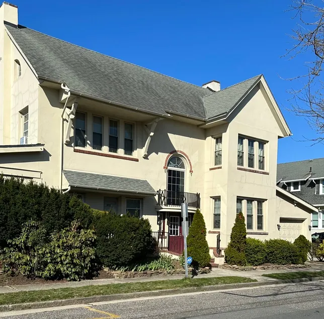 The Lucky Stars House - Walk to the Beach and Boardwalk - Image 1