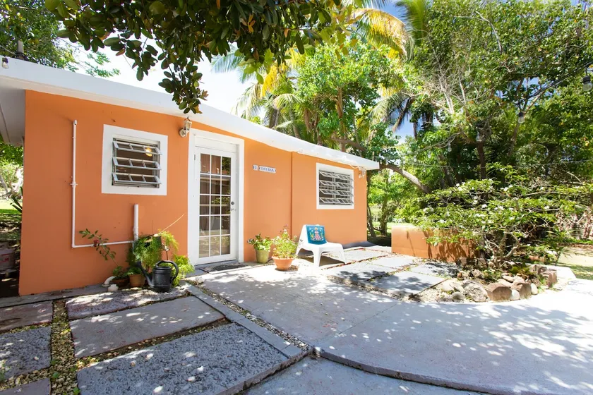 Walk2beach-rustic-cottage on forested property - Image 1