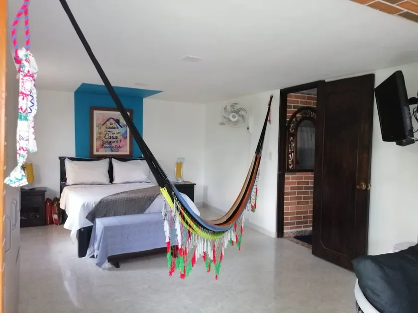Feel at home, safe and close to everything - Image 1