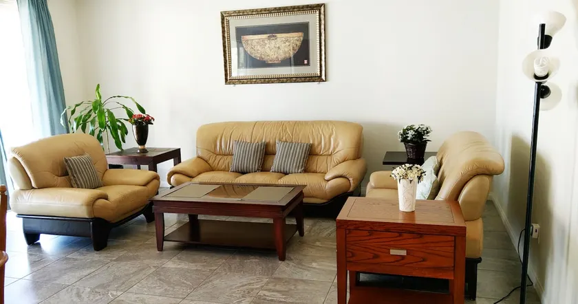 Simple life style home, lot's space for everyone. - Image 1