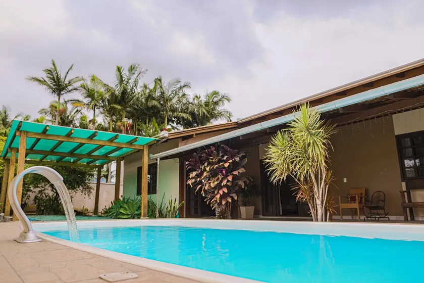 Linda Casa com Pool in Penha - Image 1