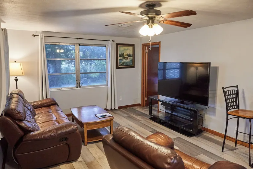 Two Bedroom Home - Walking Distance from The Beach - Image 1