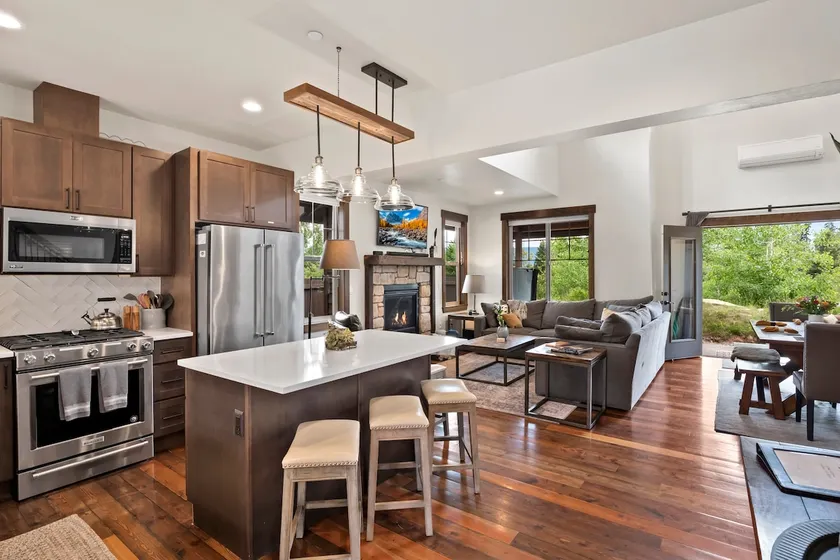 Family-Friendly Suncadia Home w/ Hot Tub - Image 1