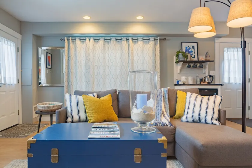 Superb Location w/EV Hk up & Walk to town & ocean - Image 1