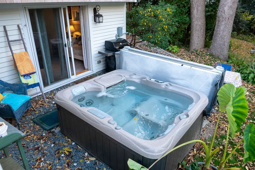 Hot Tub! Nothing beats it on a cool spring nite! - Image 1