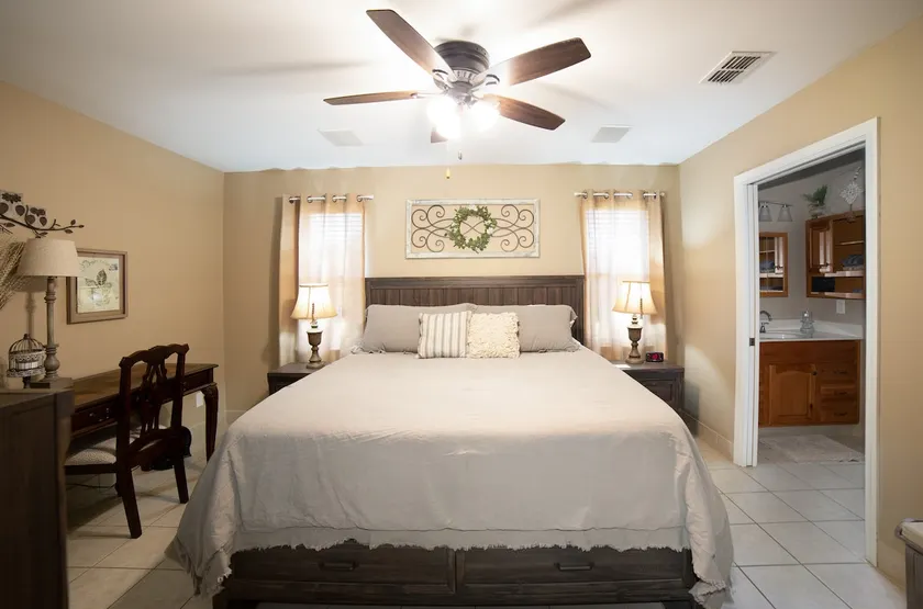 Peaceful/Private Apartment with separate entrance - Image 1