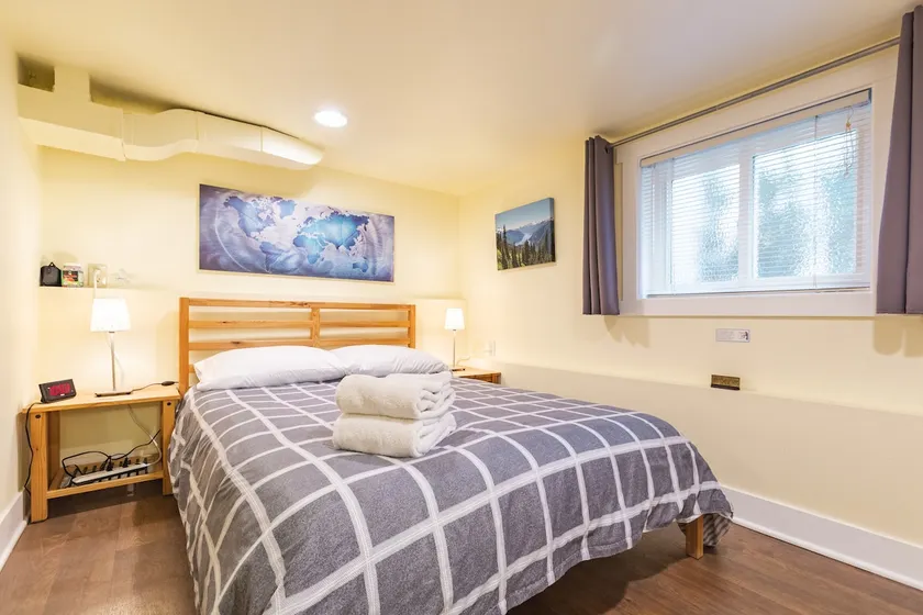 Basement Suite in Central Craftsman House - Image 1