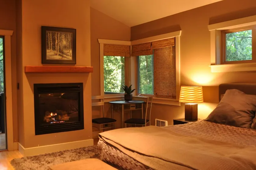 Pvt Cabin 10 acre Forest w/ Fireplace, Dog OK - Image 1