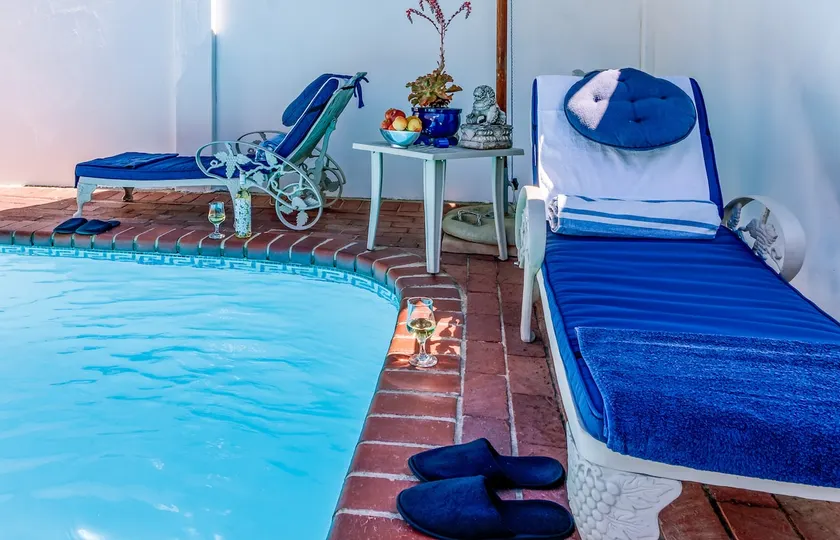 Bleu Cobalt Cottage - Image 1