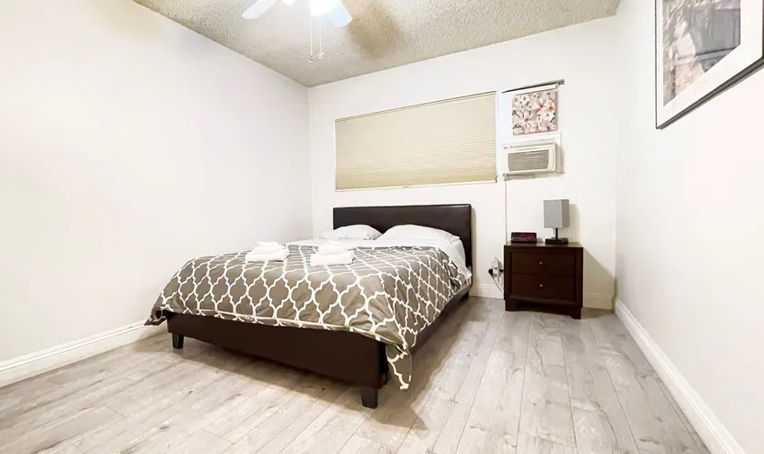 ♥♥♥♥♥ Parkside Home – Central to ALL ATTRACTIONS - Image 1