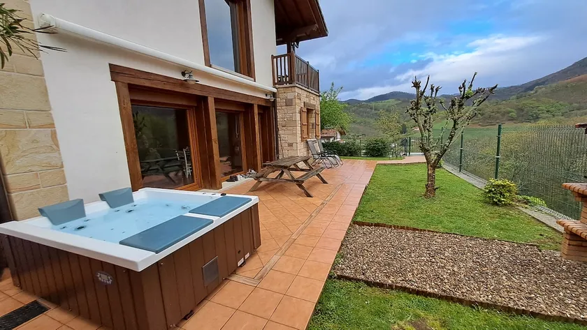 Luxurious studio with charm Angiz 2. Spa, views - Image 1