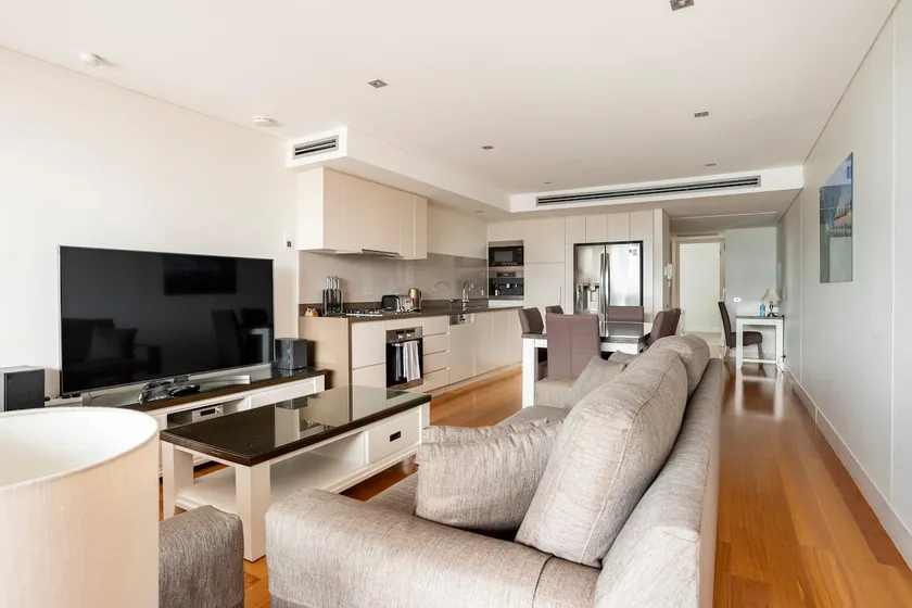 Wollongong Executive CBD Apartment - Image 1