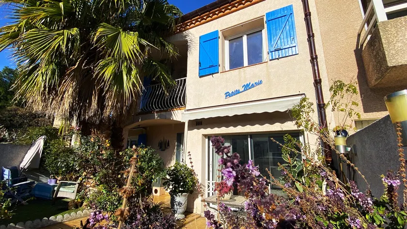 Very bright, air-conditioned studio with garden and parking - Image 1