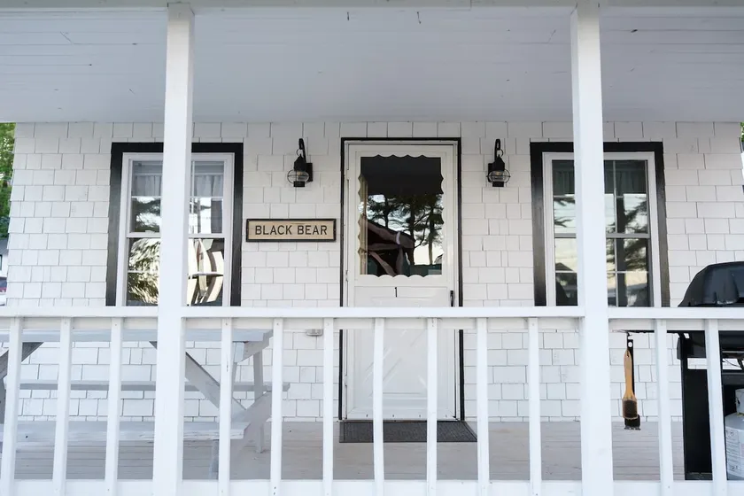 Black Bear Cottage - Image 1
