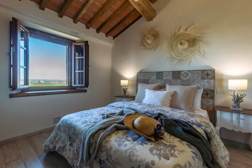 ”Sunflower” apartment with view of Siena - Image 1