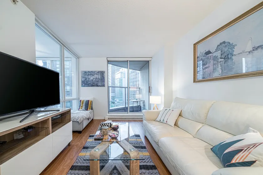Downtown/Coal Harbour 2BED + 2BATH - Image 1