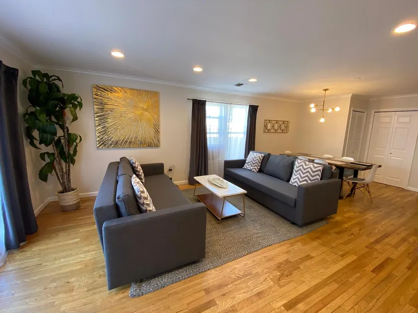 New 3 BR Apartment 20 Minutes to New York City - Image 1