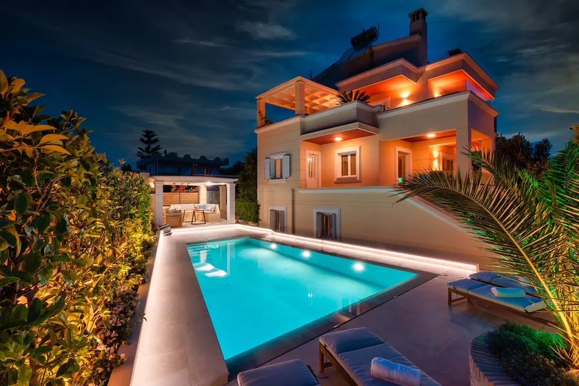Coastline Spacious Maisonette near Athens Air-Port - Image 1