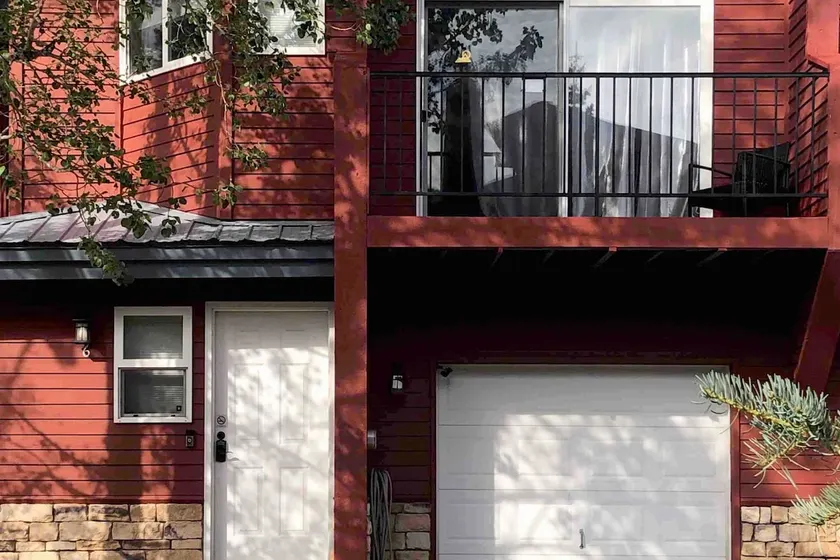 Mt. CB 2/2 W/Garage & 3 Balconies - Image 1
