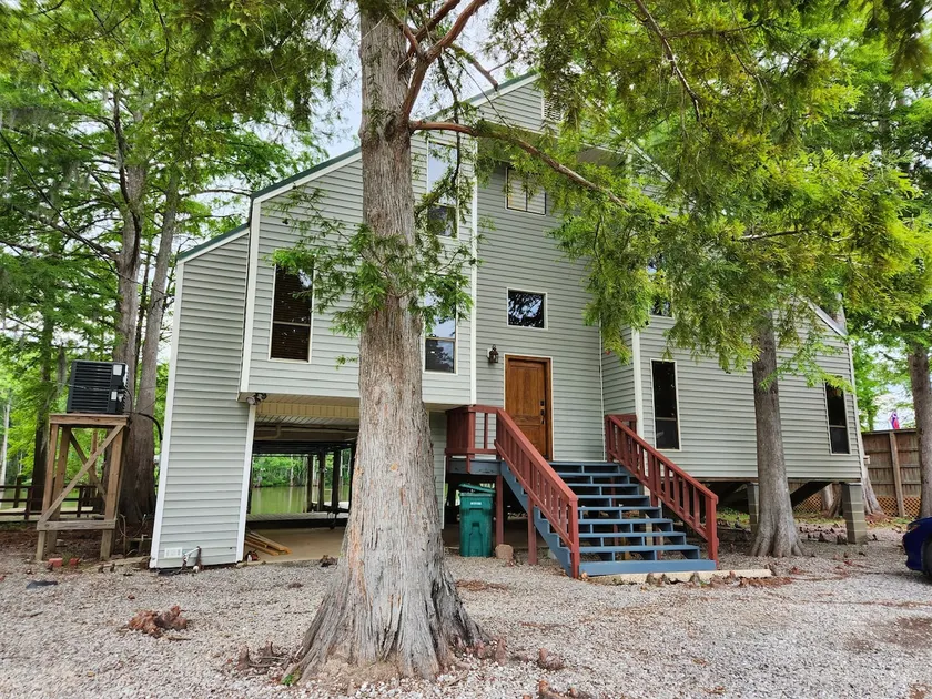 Tickfaw River House- sleeps 8- 5 beds-Pet Friendly - Image 1