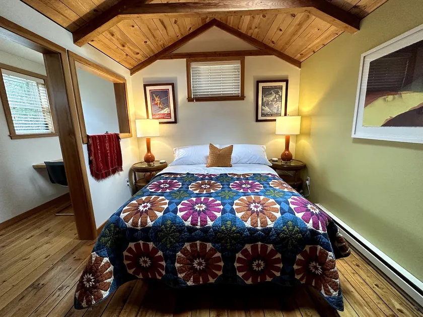 Charming guesthouse in Hood River - Image 1