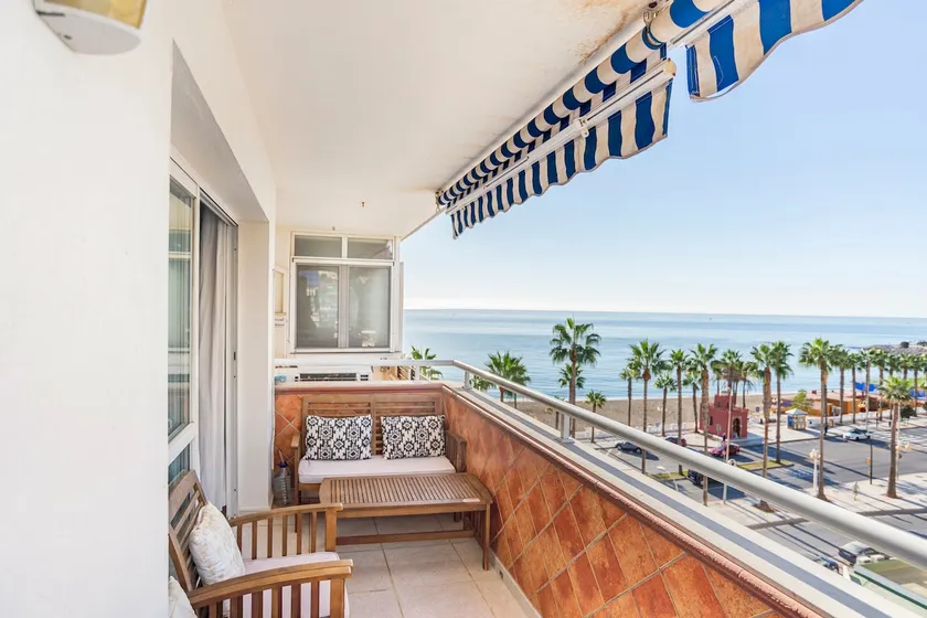 ***Fabulous Sunny Penthouse Beach-Pool-Parking*** - Image 1