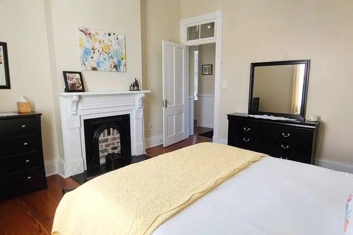 Sunshine - Near Forsyth Park, Free onsite parking - Image 1