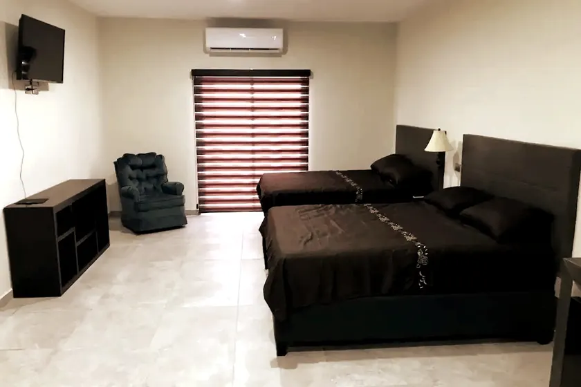 Suite near Plaza Sendero, A/C, Private Parking - Image 1