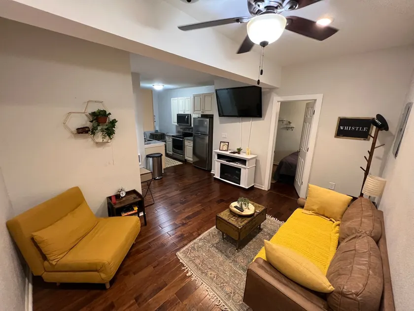 Cozy 2 BR in the Heart of Sawyer/Mins to W Dunes - Image 1