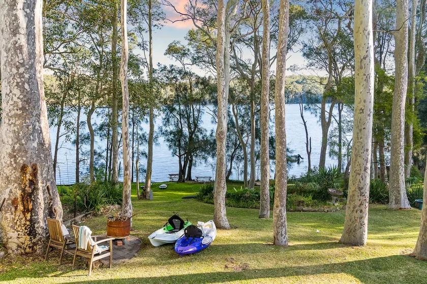 Kings Point Lake House - Family Getaway Wake up to peaceful lake views - Image 1