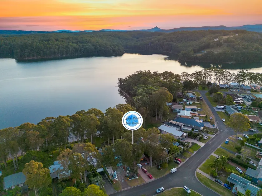 Kings Point Lake House - Family Getaway\nWake up to peaceful lake views - Image 1
