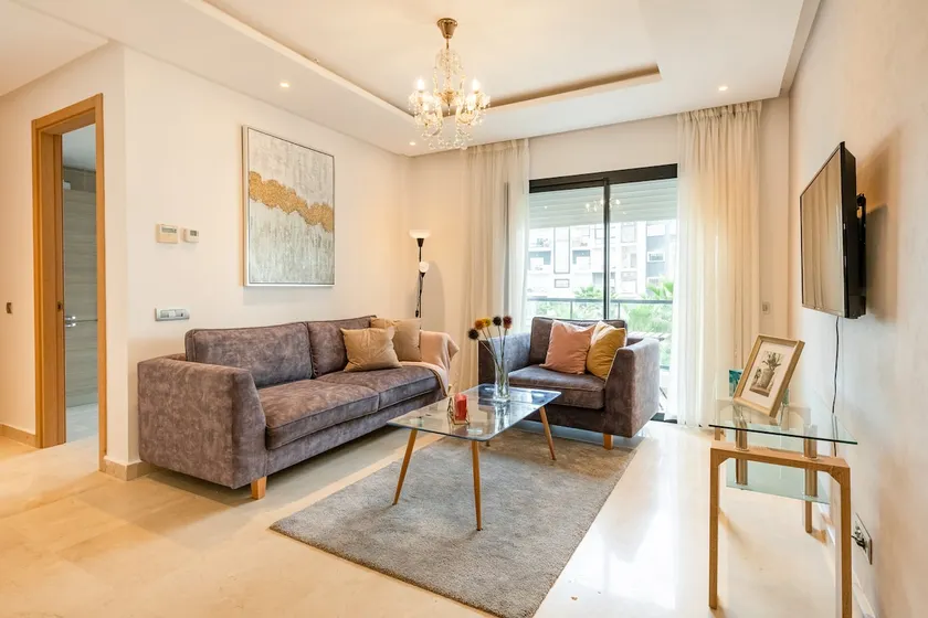 Charming apartment overlooking Hayriad pool - Image 1