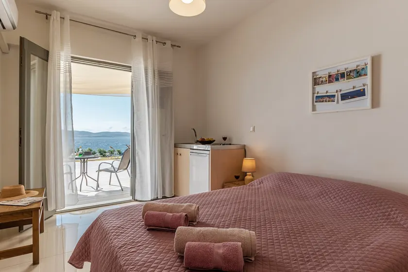Ariadne Apartment - Image 1