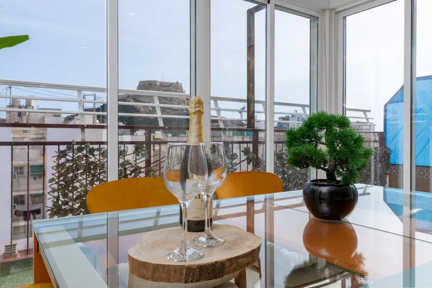 Smuk Penthouse i centrum af Alicante - Image 1