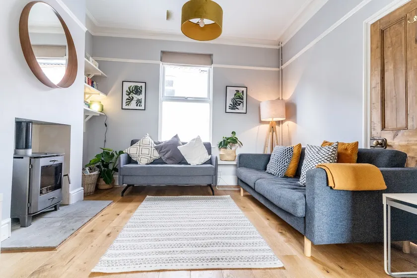 Calm & Cosy House w/Beautiful River Walk to Centre - Image 1