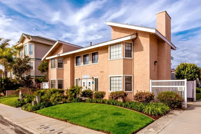 One Bedroom at Channel Island's Seaside Escape - Image 1