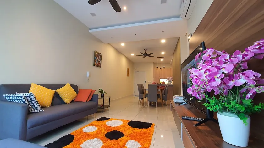 Southville Stay @ Savanna Executive Suite - Image 1