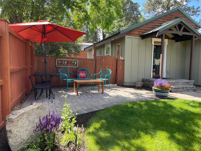 Guest Favorite! Prime West Side Location, Hot Tub - Image 1