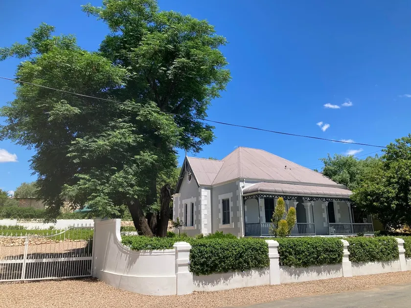 3 Queen Street - Image 1