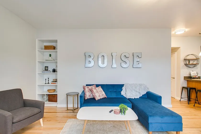 Furnished Downtown Apartment | BSU, Capital - Image 1