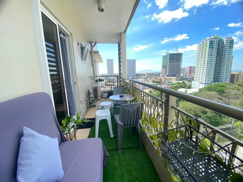 37sqm 1 BR with balcony near MOA Airport LRT Pasay - Image 1