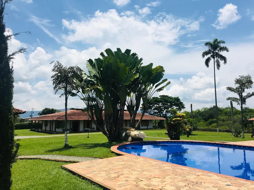 Villa with pool near Café Quindio park - Image 1