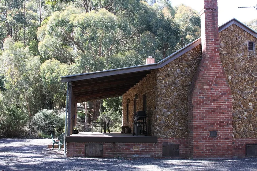 Stoneleigh Miners Cottage - Image 1