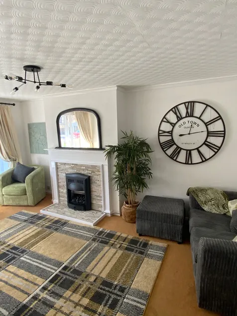 Beautiful 2 bed grd floor flat fantastic location - Image 1