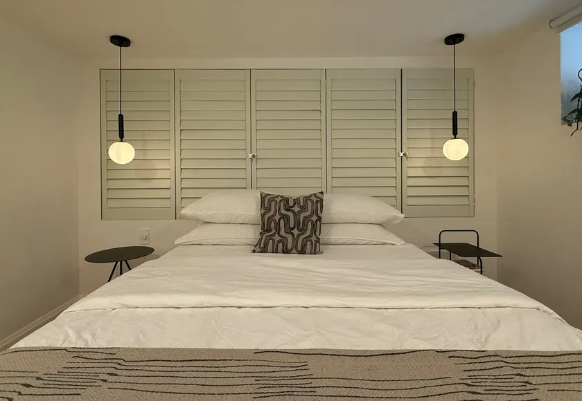 Cozy & Chic Stay | Ossington Station - Image 1